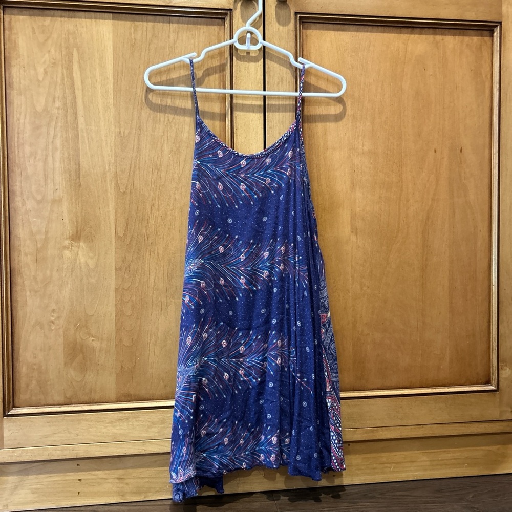 Blue and pink flowy dress with a boho vibe #boho